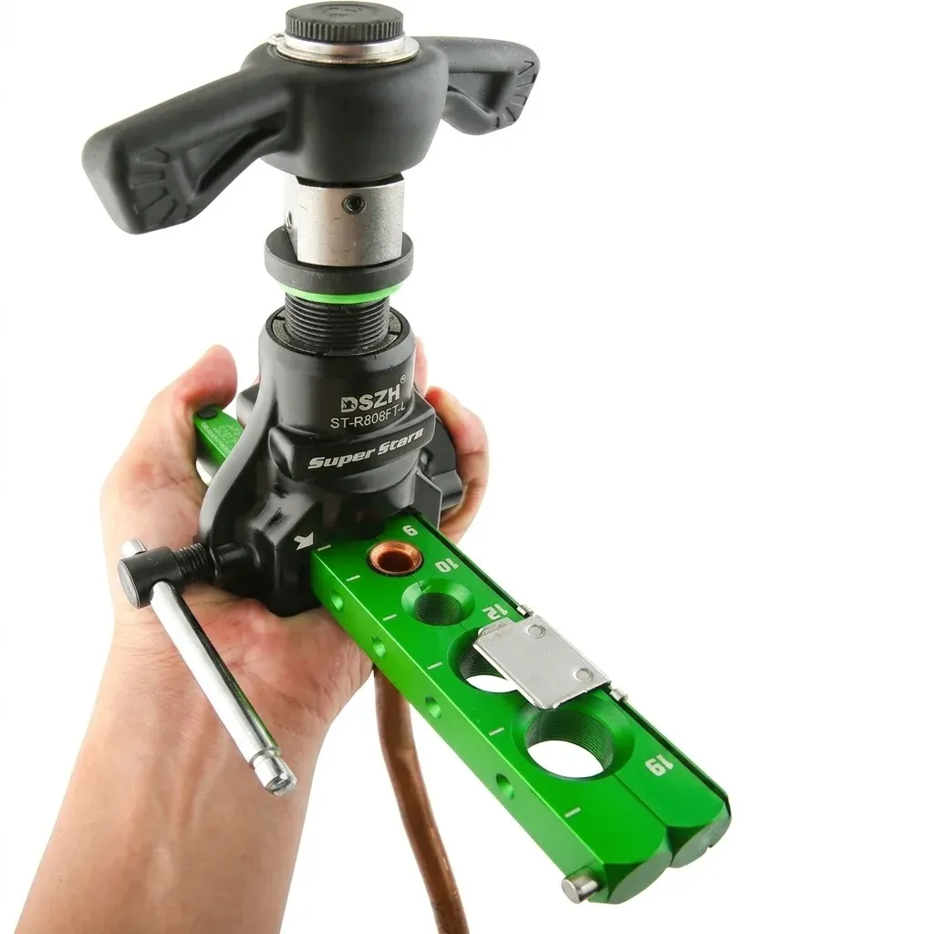 Copper pipe expander and flare tool