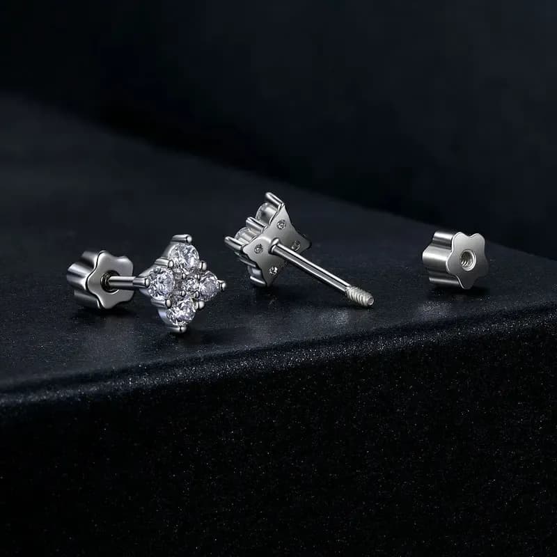 Bamoer U Moissanite Star Stud Earrings in 925 Sterling Silver