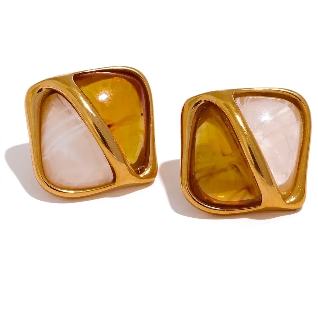 Gold square stud earrings with caramel resin