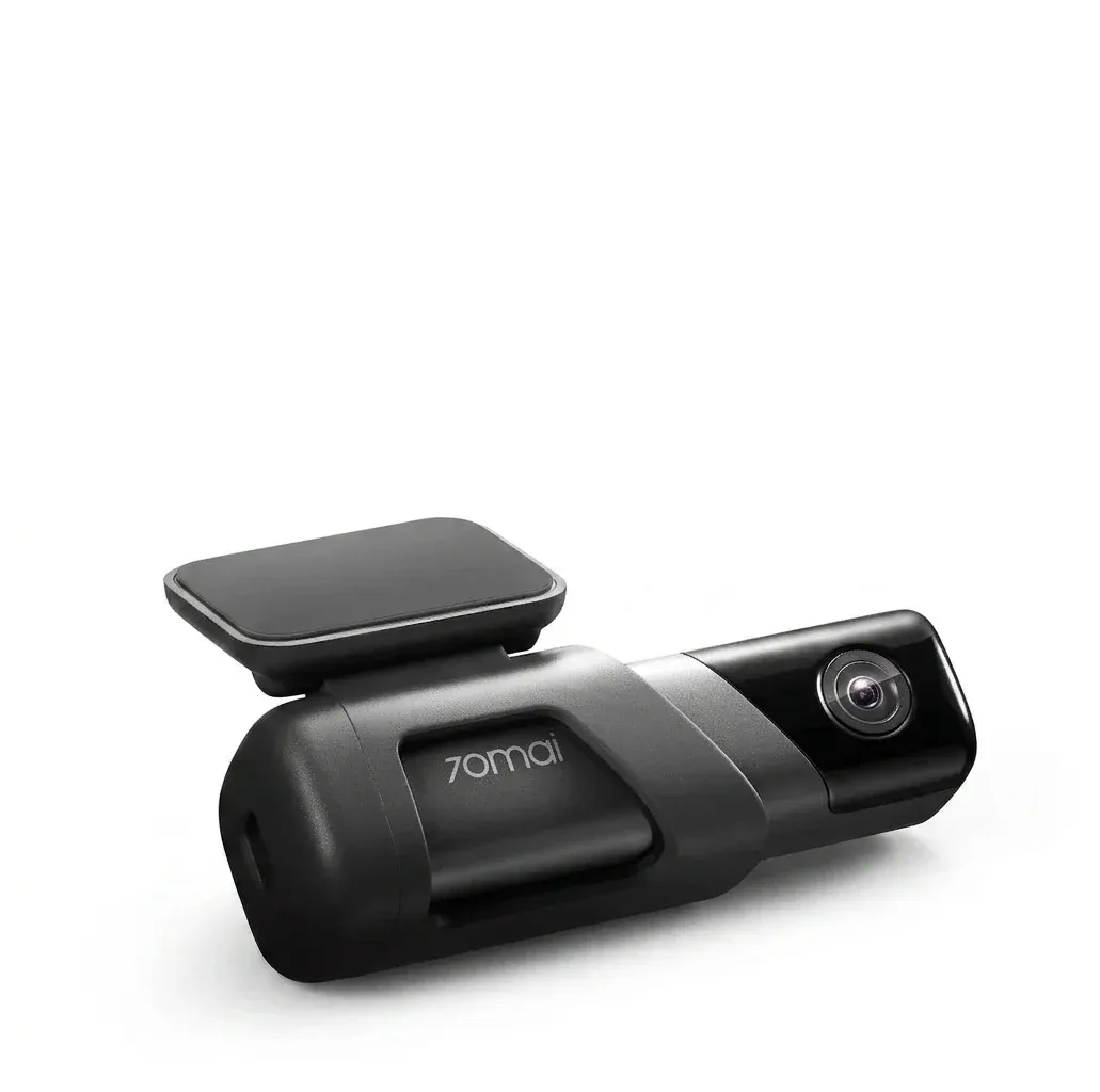 70mai M500 black dash camera studio shot