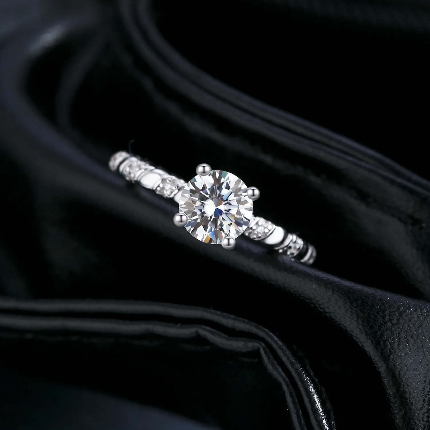 Modian Moissanite 925 Sterling Silver Twist Wedding Band