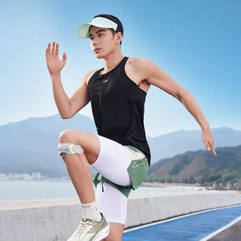 361 Degrees Men’s Quick-Dry Sleeveless Running Vest